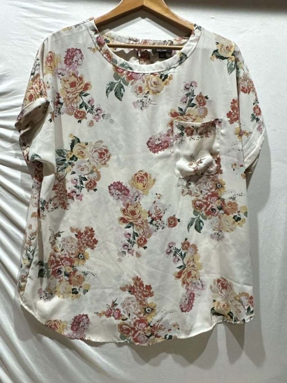 Buffalo David Bitton Blouse Size XL Floral Short Sleeve Pocket sheer